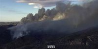 Siguen cortadas la T-702 y la TP-7403 por los incendios de Cabacés y Porrera (Tarragona)