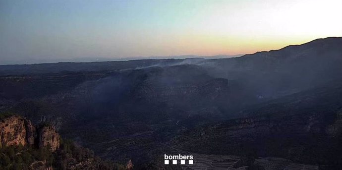 Imágenes del incendio de Cabacés (Tarragona) este viernes sobre las 7 horas