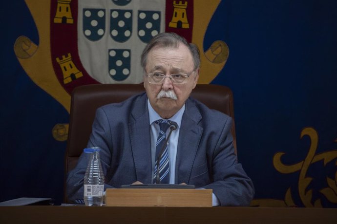 Archivo - El presidente de Ceuta, Juan Jesús Vivas, durante una sesión plenaria en la Asamblea de Ceuta, a 23 de julio de 2024, en Ceuta (España). La Asamblea de Ceuta celebra hoy la primera de las dos sesiones del Pleno de julio, donde se han presentado 