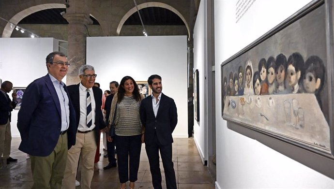 El alcalde de Murcia asistea a la inauguración de la exposición de pintores murcianos del siglo XX en la Sala de Columnas del Palacio Almudí