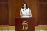 Ayuso sostiene que Más Madrid quiere que la pobreza "esté por todos lados", porque es de la que comen "en las pancartas"