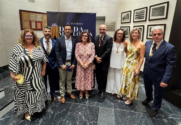 Representantes del PSIB en el Consell de Mallorca asisten a la entrega de Premios, Honores y Distinciones de la Diada de Mallorca.