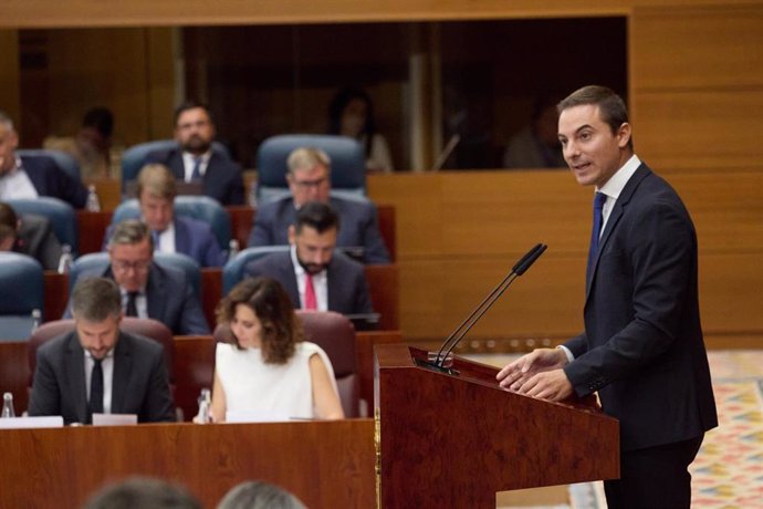 El secretario general del PSOE-M, Juan Lobato, interviene durante la segunda sesión del Debate del Estado de la Región, en la Asamblea de Madrid, a 13 de septiembre de 2024