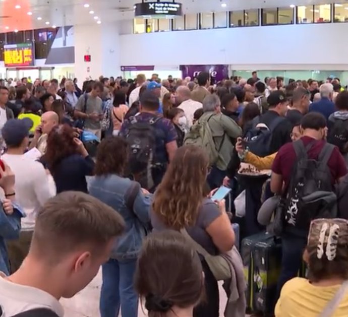 Interrumpida la salida de trenes de Barcelona al descarrilar un tren en la zona de Can Tunis