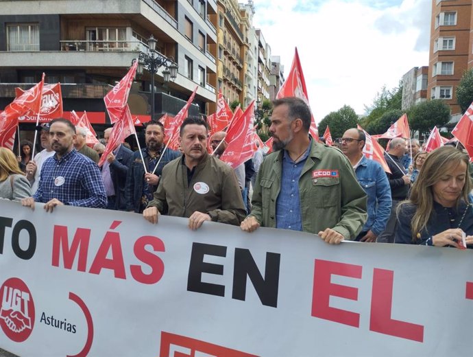 Javier Fernández (UGT) y José Manuel Zapico (CCOO).