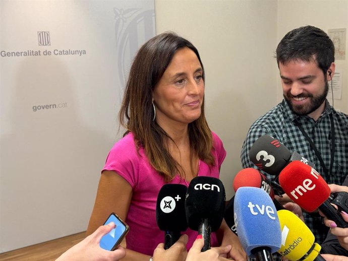 La consellera de Educación y Formación Profesional de la Generalitat, Esther Niubó, en declaraciones a los periodistas este viernes