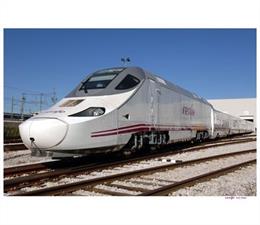 Archivo - Tren Alvia de Renfe