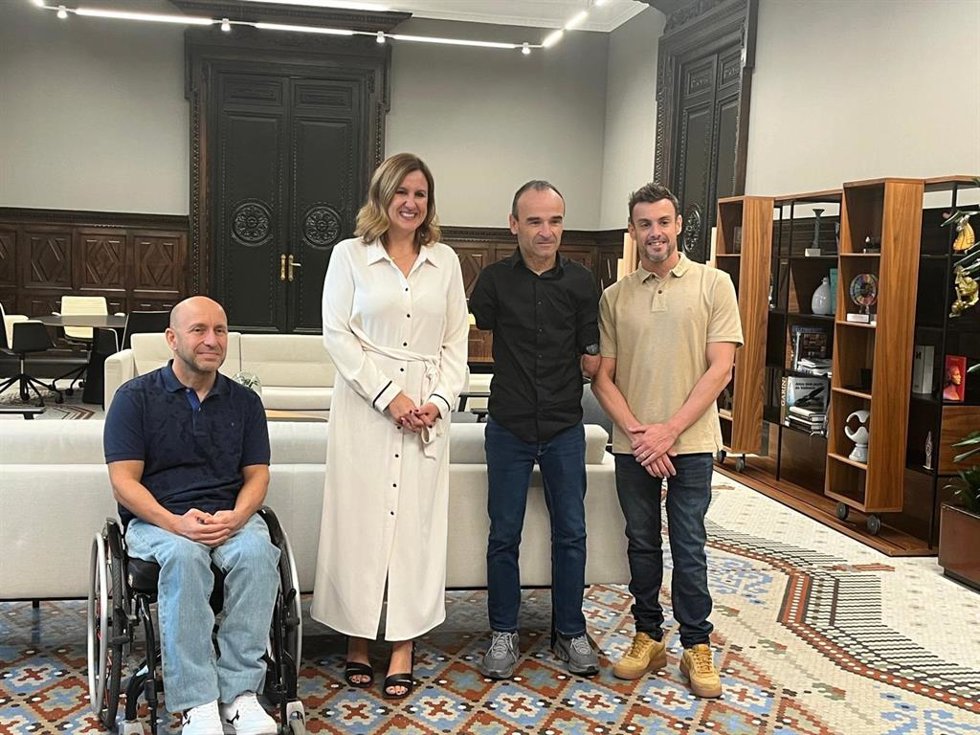 La alcaldesa de Valncia, María José Catalá felicita a los atletas paralímpicos valencianos Ricardo Ten, José Antonio Marí y Vicente Gil