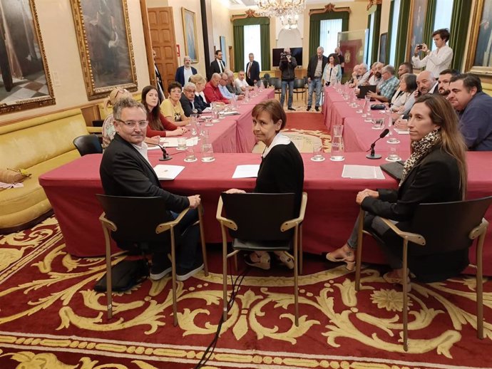 La  alcaldesa de Gijón, Carmen Moriyón (Foro), preside la reunión del Consejo Social Municipal, en el Ayuntamiento gijonés.