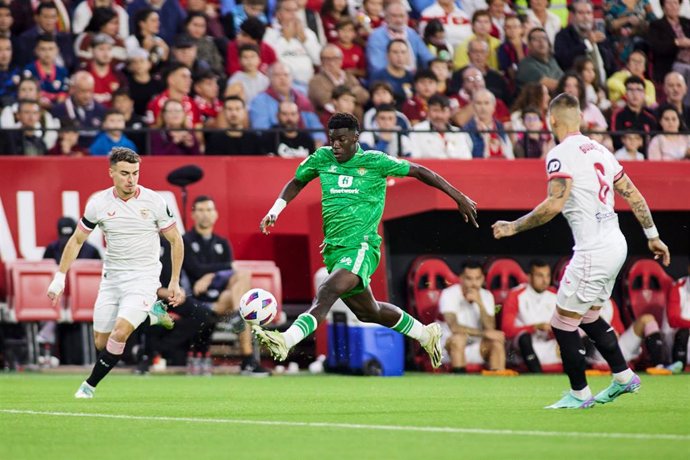 Archivo - Assane Diao contra el Sevilla FC. 