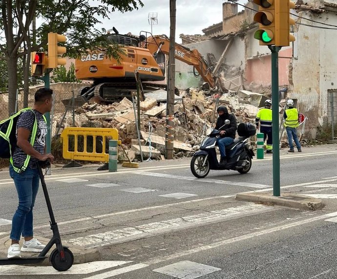 Trabajos de demolición en la calle Aragón.