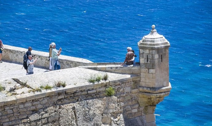 Alacant planeja que el cobrament d'entrada al Castell de Santa Brbara s'estenga als museus
