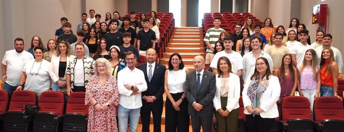 Bienvenida a los primeros estudiantes de Medicina de la Universidad de Huelva.