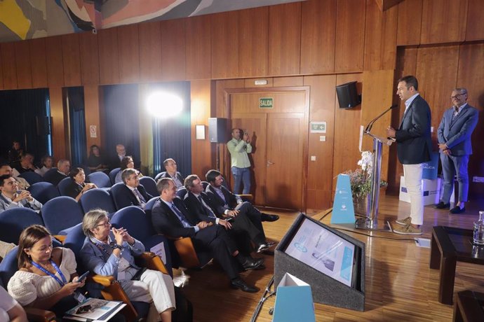 El conselleiro do Mar, Alfonso Villares, en la clausura de la Conferencia Internacional ARVI sobre el Futuro de la Pesca, a 13 de septiembre de 2024.