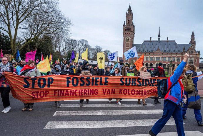 Archivo - Activistas climáticos en La Haya, Países Bajos, a 3 de febrero de 2024.