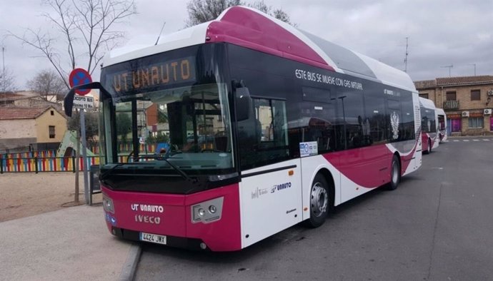 Archivo - Bus urbano de Toledo.