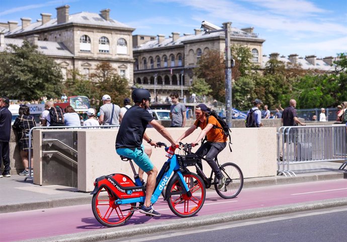 Tier-Dott Ebike in Paris Powered by Segway