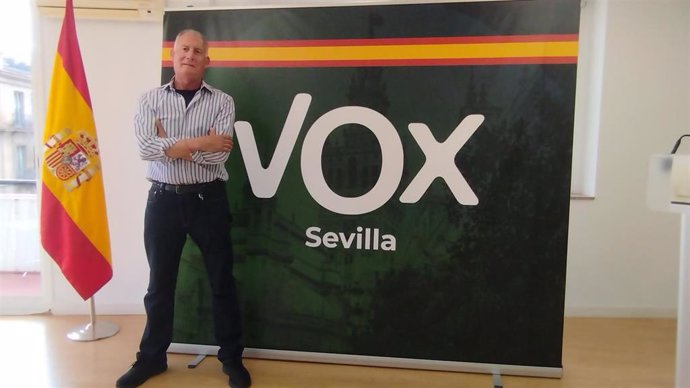 El portavoz del Grupo Vox en el Ayuntamiento de Gines (Sevilla), Alejandro Baeza.