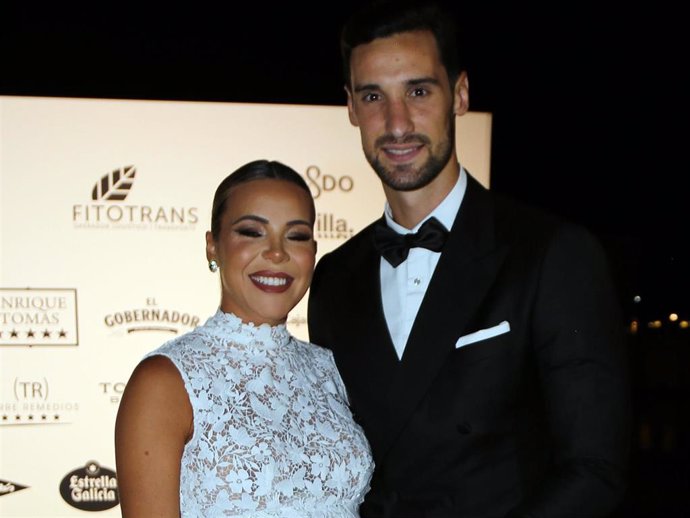 Alba Silva y Sergio Rico durante el photocall de la XVIII edición de los Premios Escaparates, a 14 de septiembre de 2024, en Madrid (España).