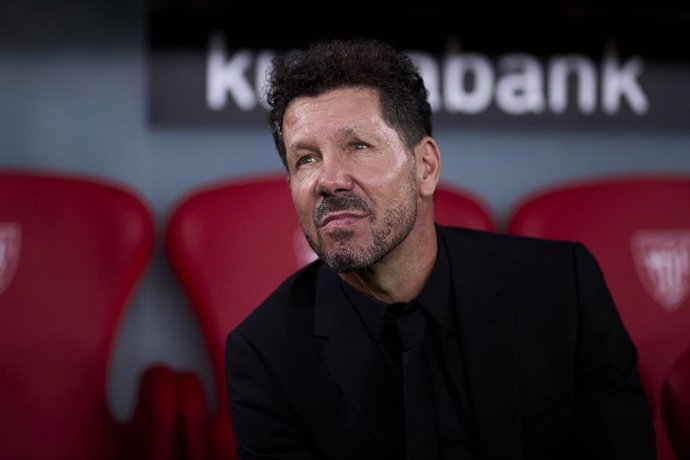 Diego Pablo 'Cholo' Simeone head coach of Atletico de Madrid looks on during the LaLiga EA Sports match between Athletic Club and Atletico de Madrid at San Mames on August 31, 2024, in Bilbao, Spain.