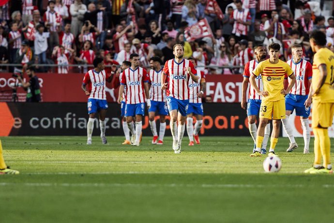 Archivo - Daley Blind of Girona FC celebrates a goal sored by Cristian Portugues Portu of Girona FC during the Spanish league, La Liga EA Sports, football match played between Girona FC and FC Barcelona at Estadio de Montilivi on May 04, 2024 in Girona, S