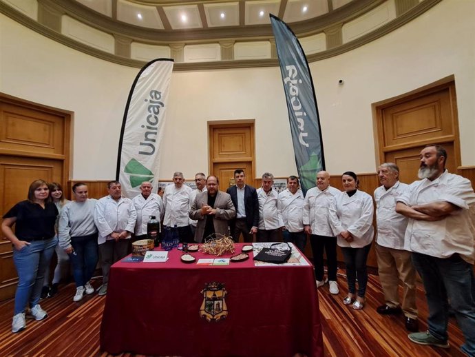 Presentación cocineros de la Alubiada