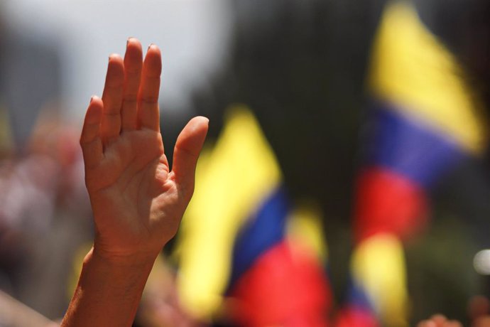 August 17, 2024, Mexico City, Cdmx, Mexico: Venezuelans  taking part during  a demonstration at the Monumento a la Revolucion in Mexico City, to demonstrate against the regime of Nicolas Maduro and show  support for the candidate Edmundo Gonzalez in the l