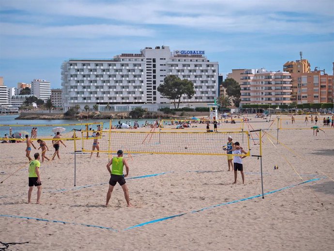 Archivo - Playa de Calvià.