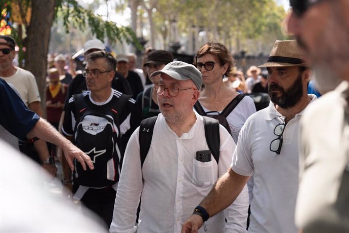 Archivo - El abogado del expresidente Carles Puigdemont, Gonzalo Boye, en las inmediaciones de Arc de Triomf, donde Puigdemont ofreció un discurso en su retorno a Catalunya el 8 de agosto de 2024, en Barcelona