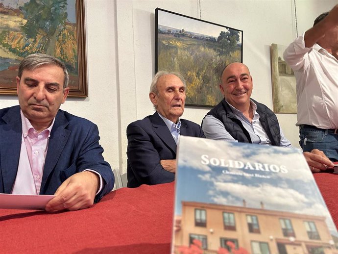 El Presidente De La Diputación De Segovia, Miguel Ángel De Vicente, En La Presentación Del Libro 'Solidarios' De Celemente Sanz Blanco