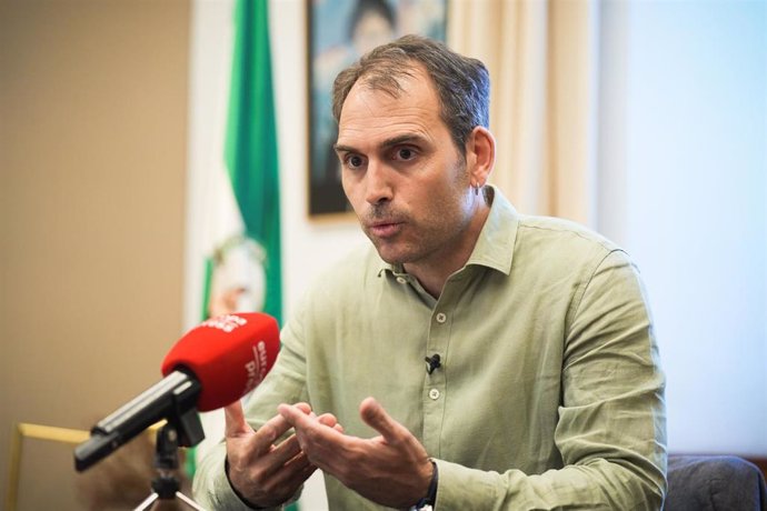 Archivo - El coordinador de IU Andalucía y diputado de Sumar en el Congreso, Toni Valero.