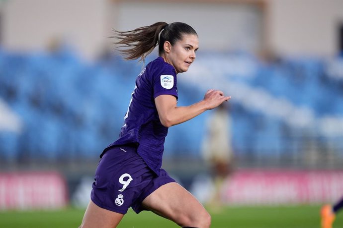 Archivo - Signe Bruun of Real Madrid in action during the Spanish Women League, Liga F, football match played between Real Madrid and Granada CF at Alfredo Di Stefano stadium on April 14, 2024 in Madrid, Spain.