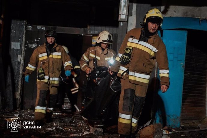 Ascienden a un muerto y 43 los heridos por bombardeos rusos en Járkov