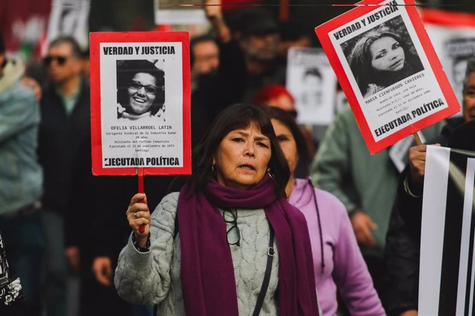 Manifestación en el 51 aniversario del golpe de Estado de Augusto Pinochet