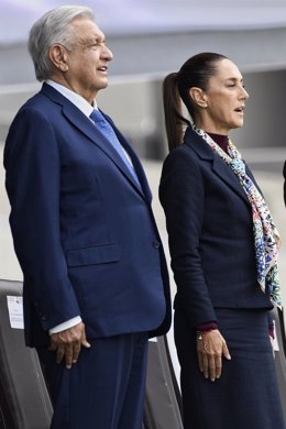 El presidente de México, Andrés Manuel López Obrador (izquierda), y la presidenta electa, Claudia Sheinbaum (derecha)