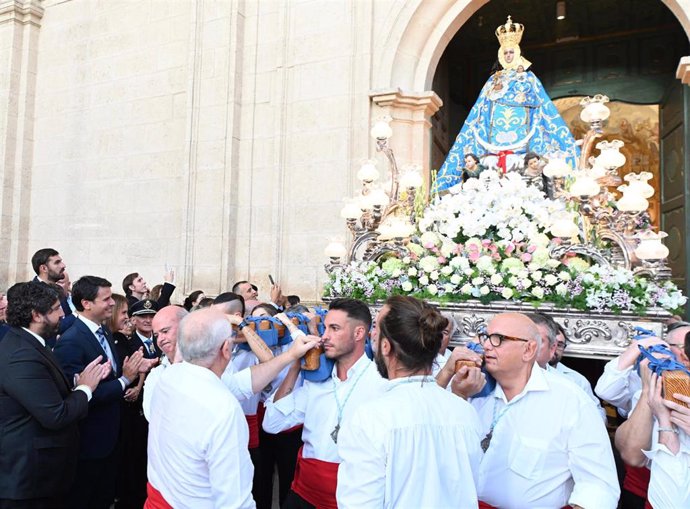 El presidente de la Comunidad, Fernando López Miras, en la en la procesión en honor a la Virgen de la Consolación, patrona de Molina de Segura