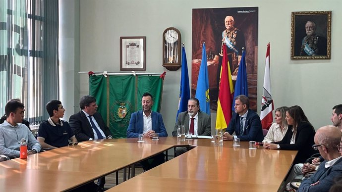 Representantes de la ULE y de UNIOVI inauguran el primer MUCAF interuniversitario de España