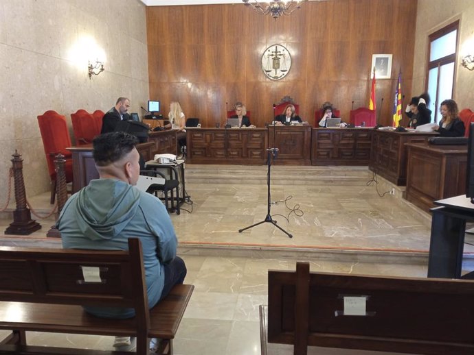 El acusado, durante el juicio.