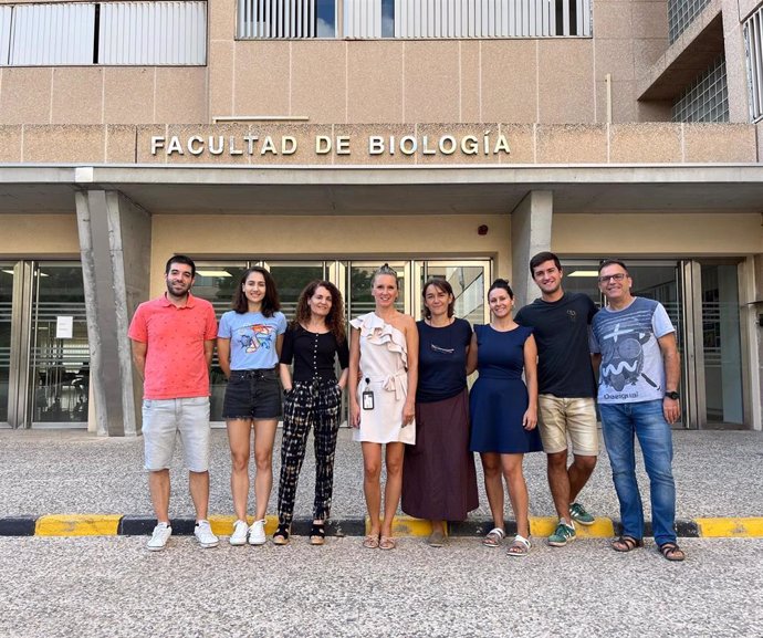 Equipo de investigadores conformado por Antonio Monera Girona, Eva Bastida Martínez, Monserrat Elías Arnanz, Sylwia Tyrkalska, Diana García Moreno, Ana Belén Arroyo, Martín Bernal Carrión y Victoriano Mulero Méndez