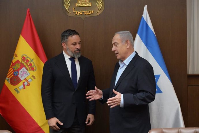 Archivo - El presidente de Vox, Santiago Abascal (i), durante su reunión con el primer ministro israelí, Benjamín Netanyahu (d), en la Oficina del Primer Ministro, a 28 de mayo de 2024, en Jerusalén (Israel).