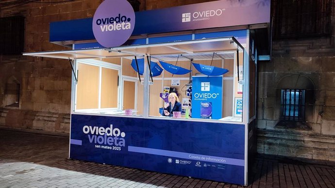 Archivo - Caseta del Punto violeta instalado en Oviedo con motivo de las fiestas de  San Mateo 2023