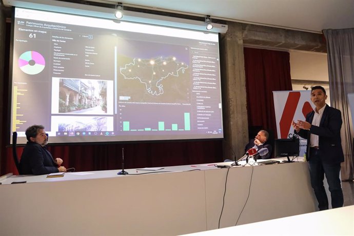 El consejero de Fomento, Vivienda, Ordenación del Territorio y Medio Ambiente, Roberto Media, participa en la presentación de la aplicación sobre patrimonio arquitectónico de Cantabria