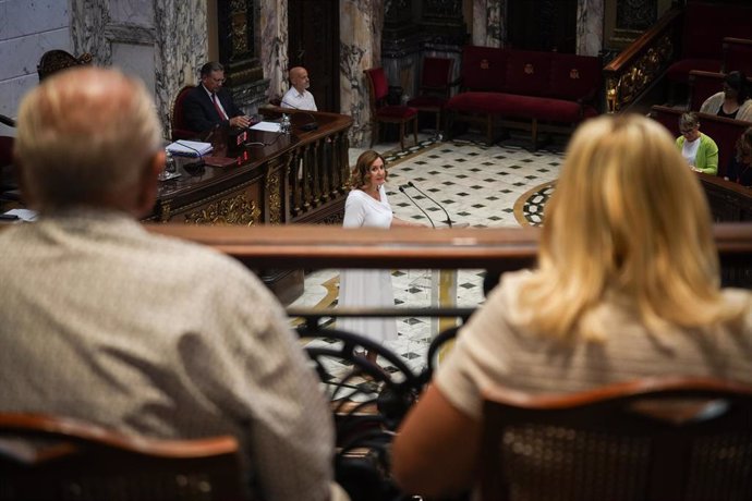 Imagen de la alcaldesa de València, María José Catalá, durante el Debate sobre el estado la ciudad,  el primero del actual mandato y el primero de ella como máxima responsable municipal. 