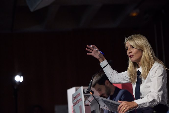 La vicepresidenta del Gobierno y ministra de Trabajo, Yolanda Díaz, presenta las propuestas de Sumar para los Presupuestos Generales del Estado junto a , en el Colegio de Arquitectos de Madrid, a 16 de septiembre de 2024, en Madrid (España).