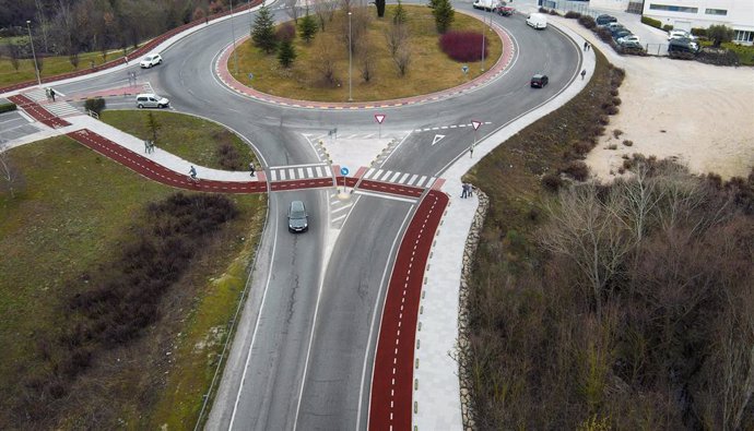 Recreación del futuro carril peatonal y ciclista Sarriguren-Burlada