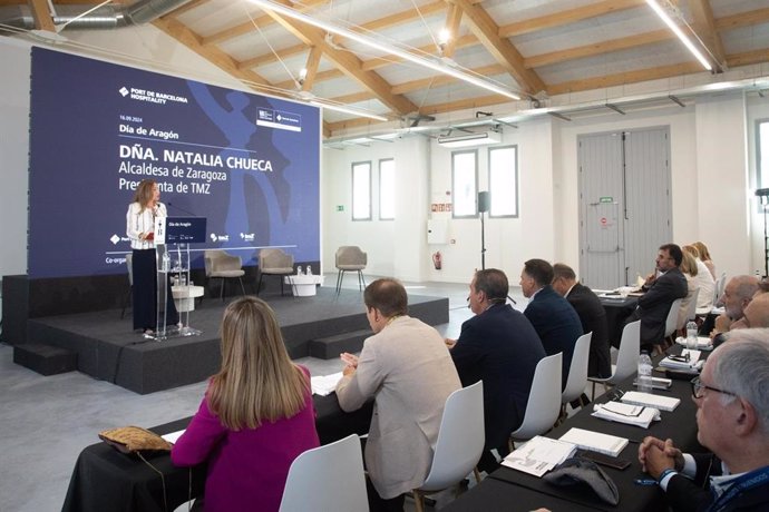 La alcaldesa, Natalia Chueca, en el Día de Aragón que se celebra en la America's Cup en Barcelona