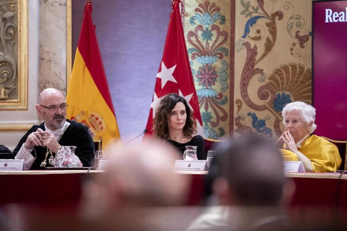 Archivo - El rector de la Universidad Complutense de Madrid, Joaquín Goyache; la presidenta de la Comunidad de Madrid, Isabel Díaz Ayuso