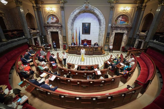 Imagen del Debate sobre el estado de la ciudad de València 2024 durante la intervención de la alcaldesa, María José Catalá. 