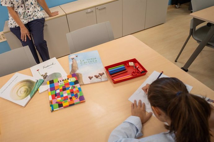 El Hospital Virgen de las Nieves inicia el curso escolar en las aulas hospitalarias