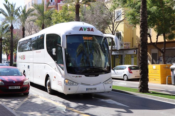 El Ayuntamiento de Sagunt denuncia "el abandono" de la línea de bus a València